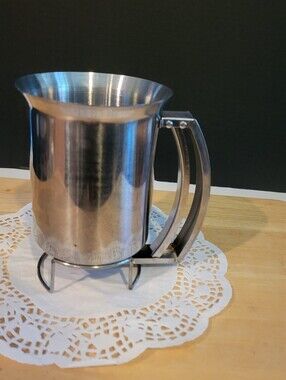 Commercial stainless steel pancake batter dispenser- liquid & funnel cake pourer